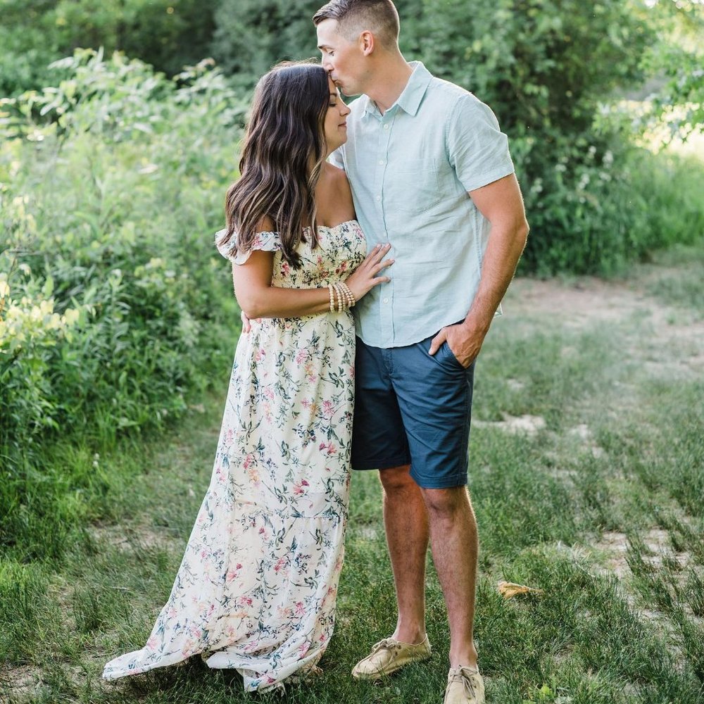 Perfect wedding guest, bump or family pics.